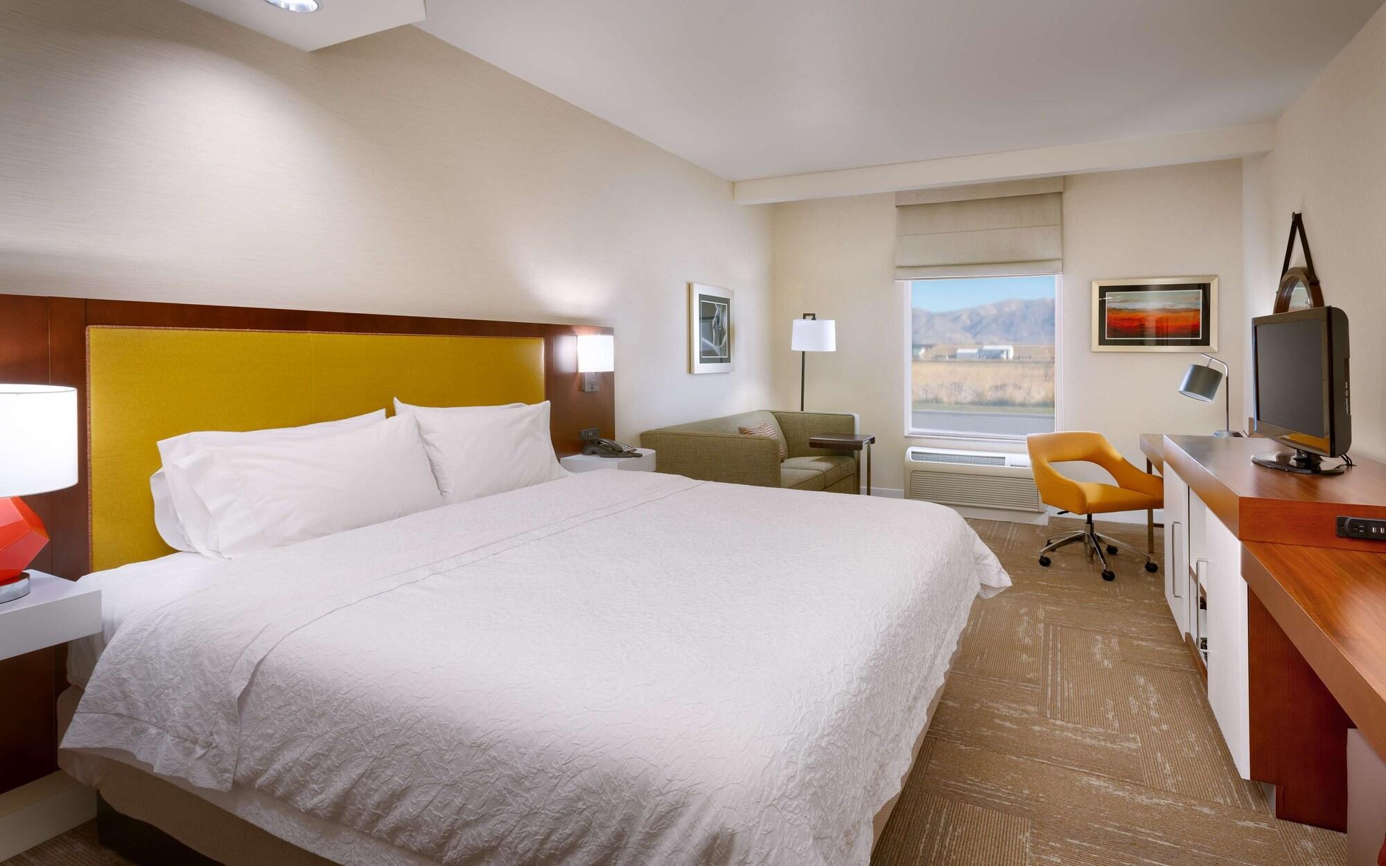 Hampton Inn Tremonton Exterior photo