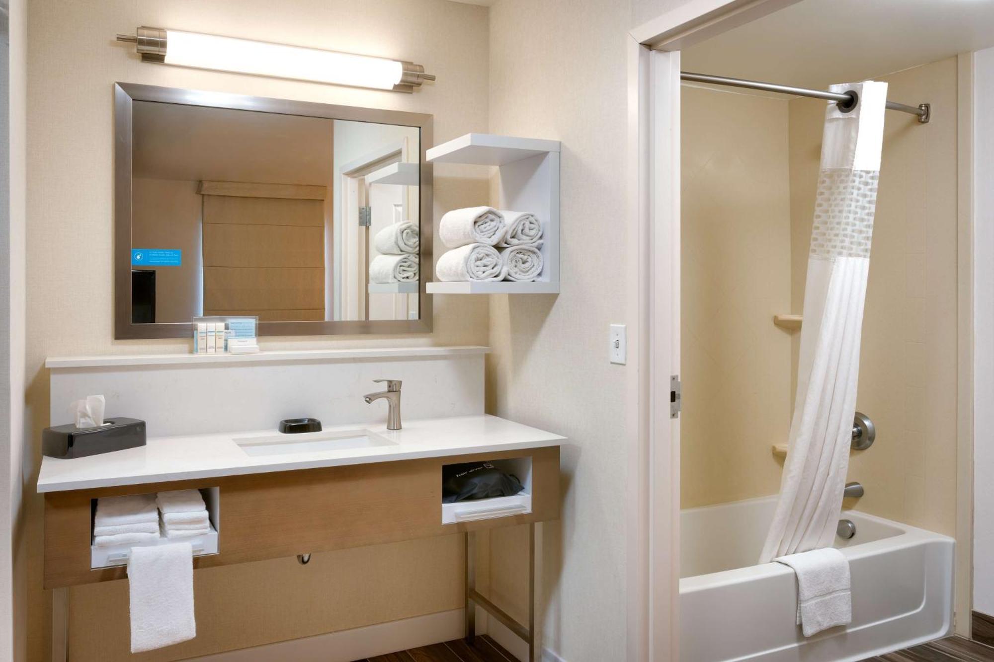 Hampton Inn Tremonton Exterior photo