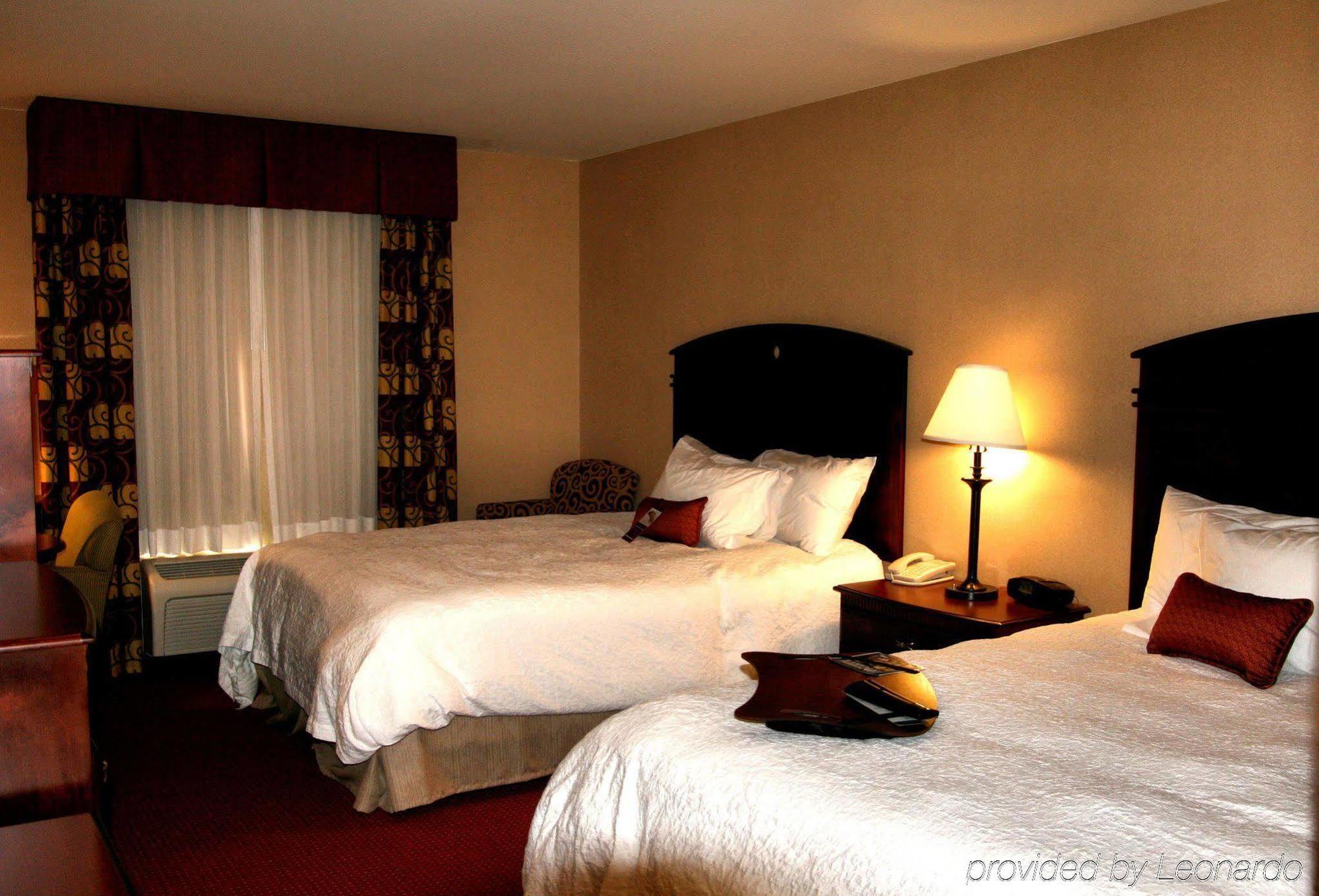 Hampton Inn Tremonton Room photo